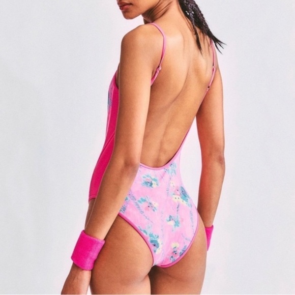 LOVESHACKFANCY X Beach Riot One Piece Cheryl Swimsuit Hint of Hibiscus L - Picture 2 of 12